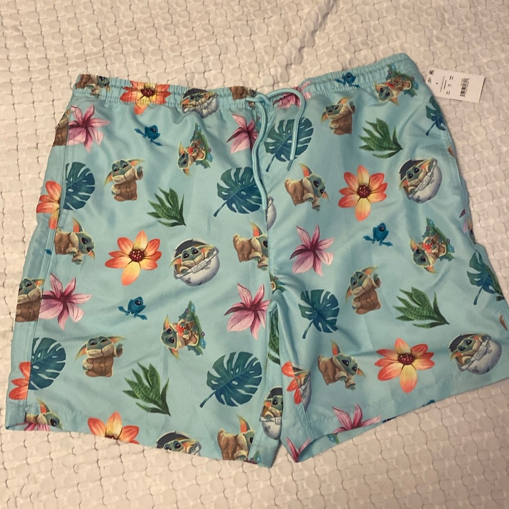 NWT Star Wars Baby Yoda men’s swim trunks